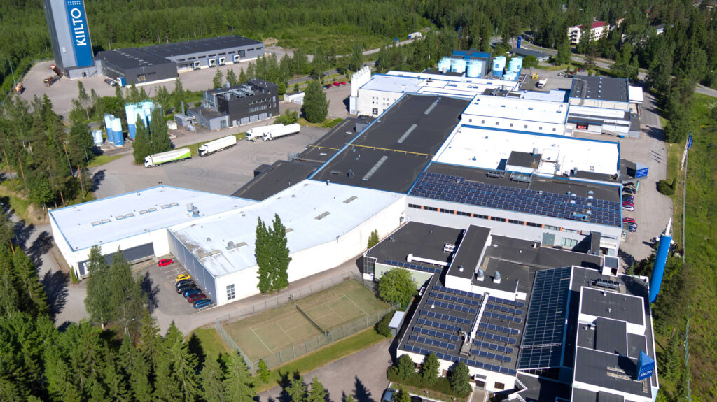 Prosessijäähdytyksen ylijäämälämpöä voidaan hyödyntää tehdaskiinteistön lämmityksessä.