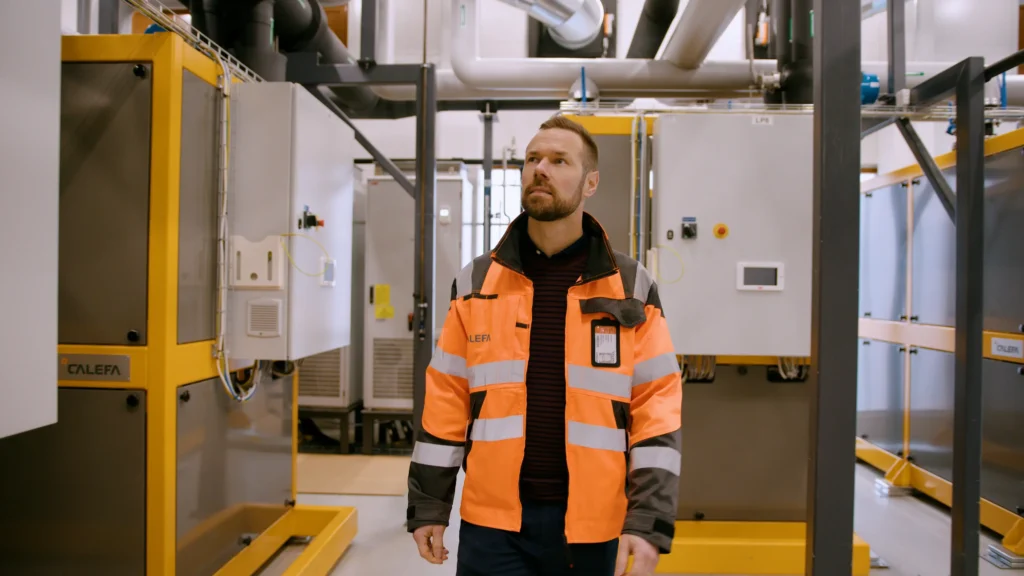 Petri Vuori asiakaskohteessa.